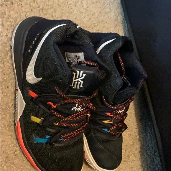 KYRIE Basketball shoes 🏀 👟 - Picture 3 of 3